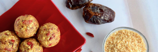 Goji berry and cashew energy balls