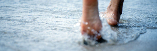 How does nature reduce physical discomfort?